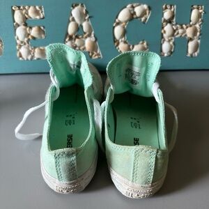 Girls converse size 1 like new